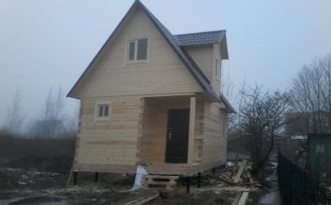 Построен очередной дом 4.5х7.5 метров  из бруса 140х140 мм., по проекту Заказчицы - 1